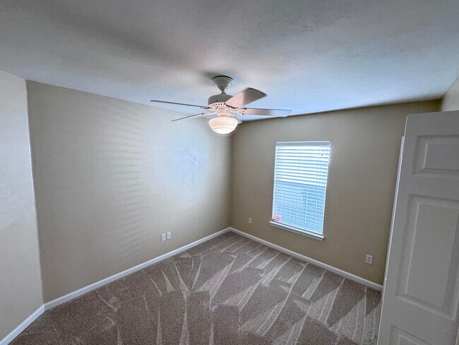 Building Photo - 1125 Mosswood Chase