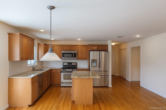 Building Photo - 1281 NY-208