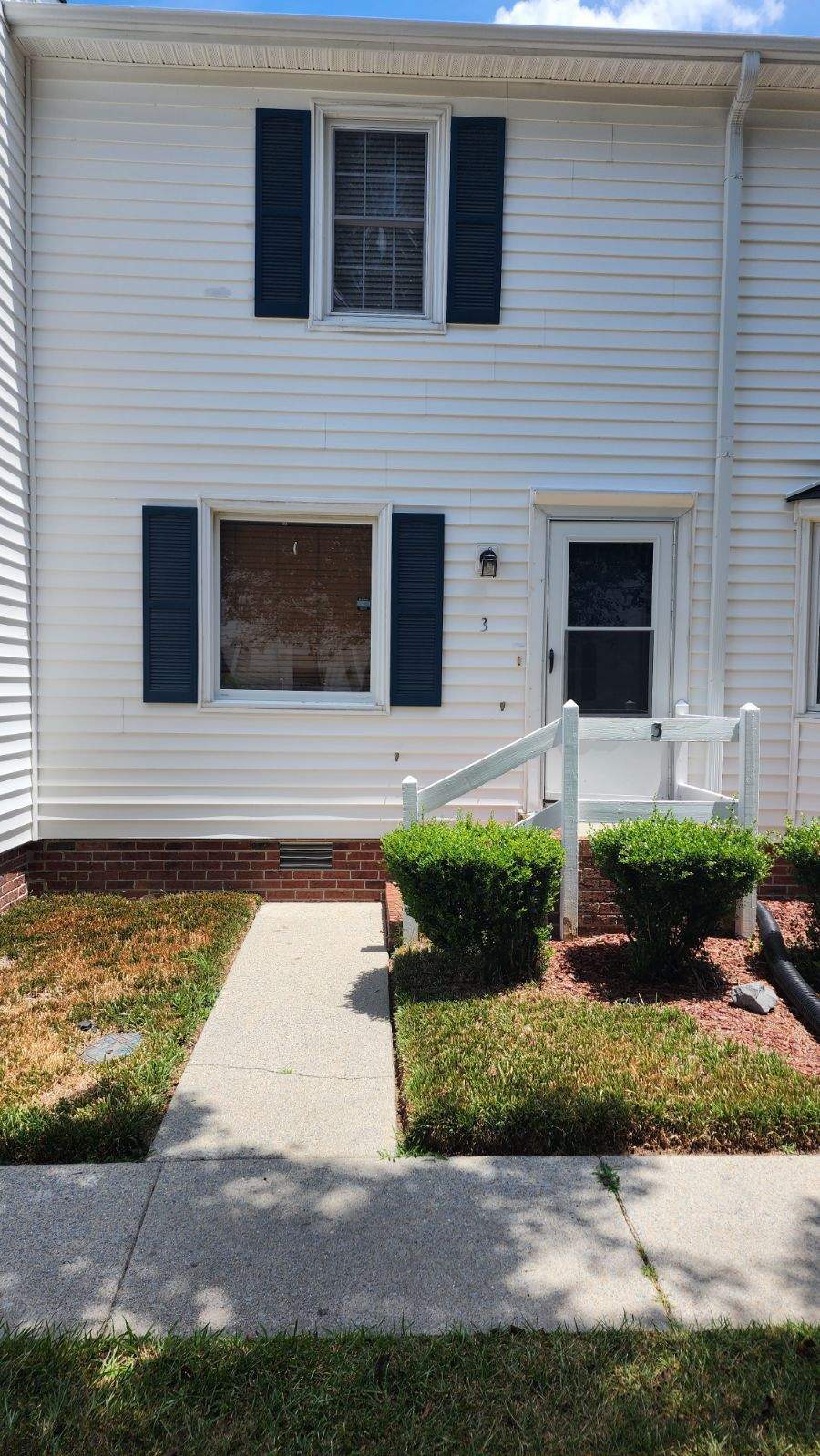 Unit 3 - 136 Oakmont Dr