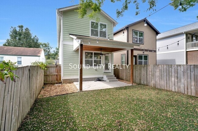 Building Photo - 5904 Carl Pl