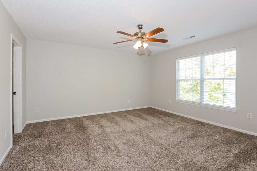 Building Photo - 7148 Kimble Dr
