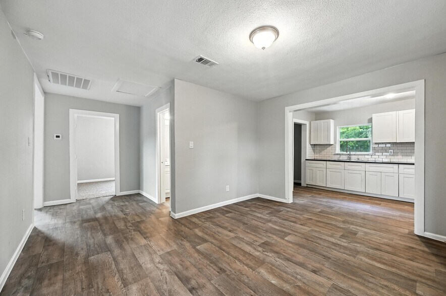 Building Photo - 2837 Avenue A