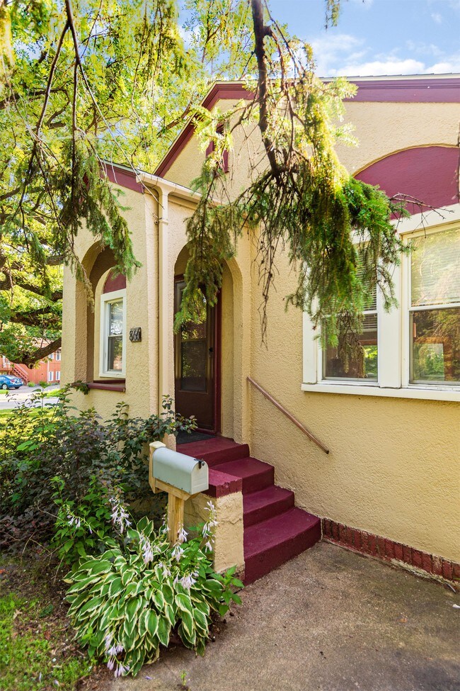 Building Photo - 700 24th Ave SE