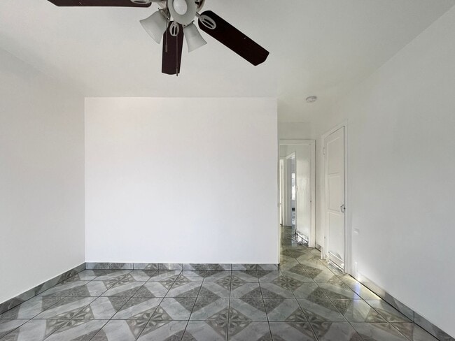 Building Photo - **3030 Caspian Way Long Beach** Front sing...