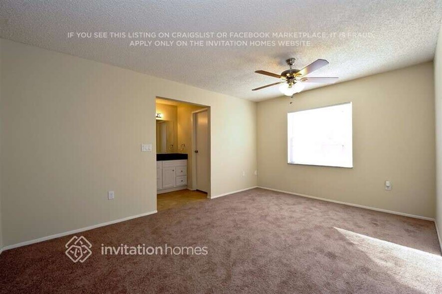 Building Photo - 1830 E Oakwood Loop