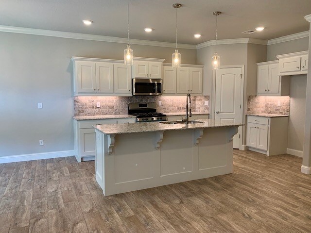 Building Photo - 5601 Sapphire Dr