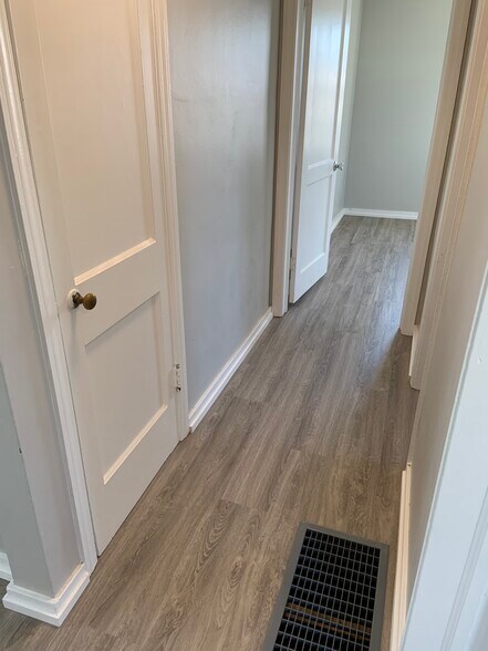 Building Photo - 343 E Lakewood Blvd