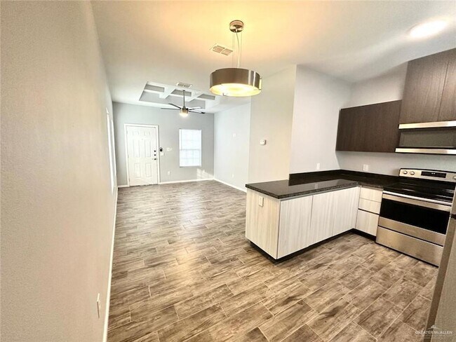 Building Photo - 3911 Valeria St