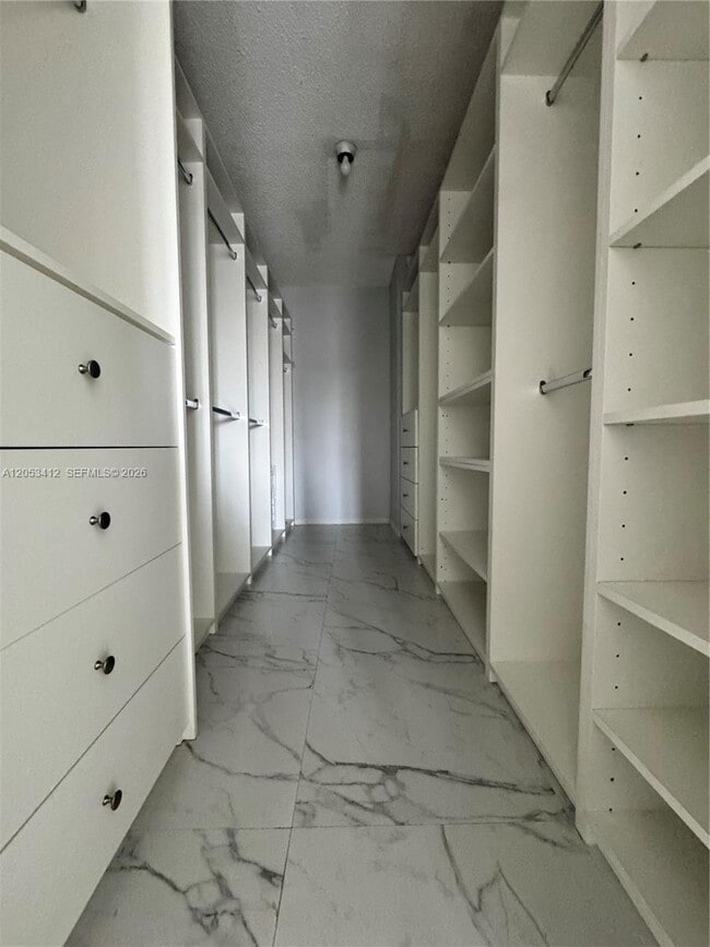 Building Photo - 6930 Miami Gardens Dr