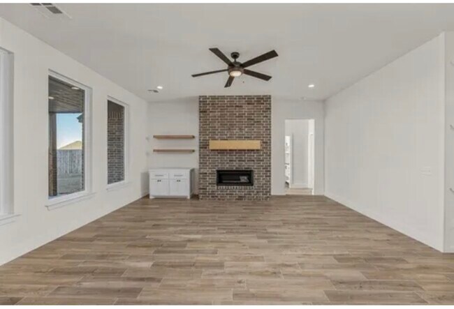 Building Photo - 7530 Highland Hls Dr