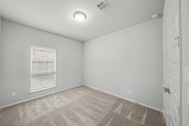 Building Photo - 31527 Splitting Willow Ln