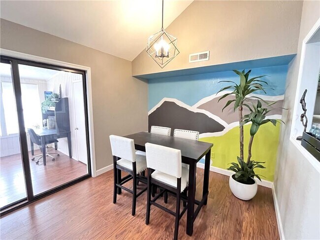 Building Photo - 26 Melinda Ln