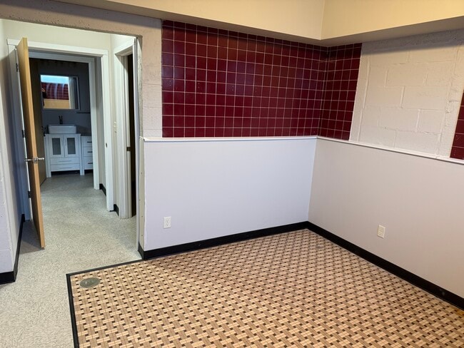 Building Photo - Szkola Flats