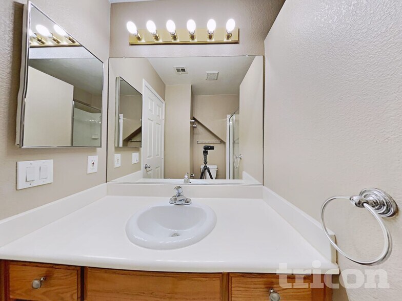 Building Photo - 5196 Guardian Peak St