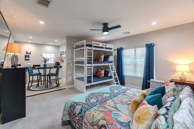 Building Photo - 7039 Kingston Cove Ln