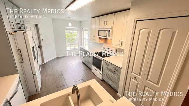 Building Photo - 3977 Journey Ct