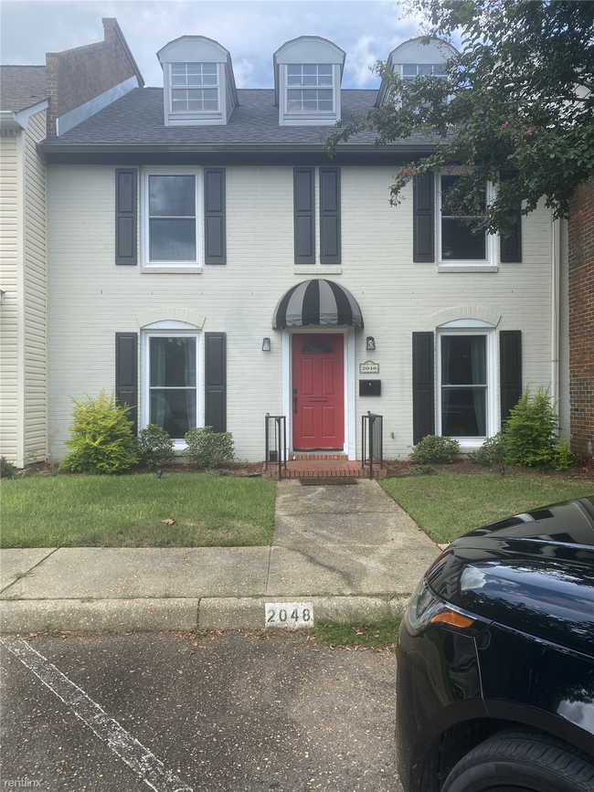 3 br, 2.5 bath Townhome 2048 West Main S... 2048 W Main St Dothan