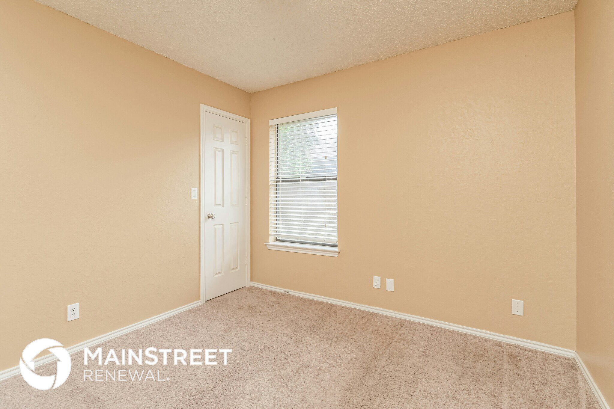 Building Photo - 744 Santa Fe Trail