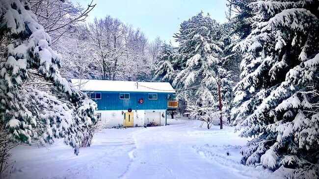 Building Photo - 1562 NY-296