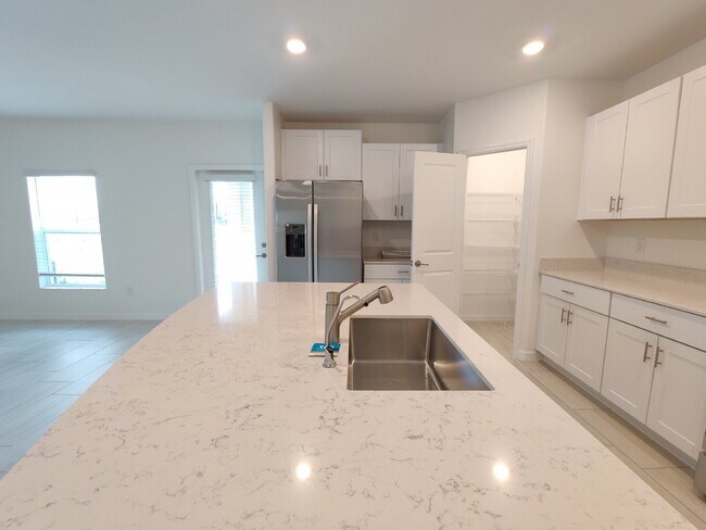 Building Photo - 13413 Sunset Sapphire Ct