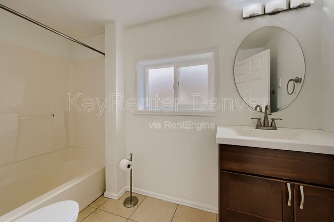 Building Photo - 4870 Beach Ct
