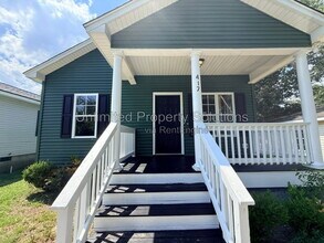 Building Photo - 417 Clay St