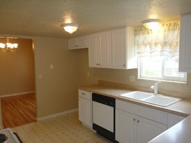 Kitchen - 3725 95th W Pl