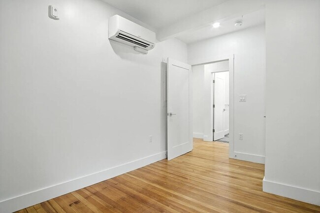 Building Photo - 21 Regent Cir