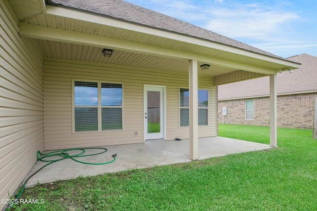 Building Photo - 132 Timber Edge Dr