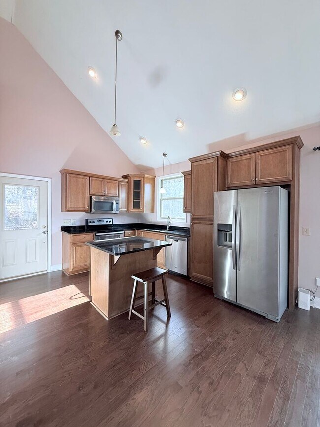 Building Photo - Beautiful Mountain Home near Cleveland