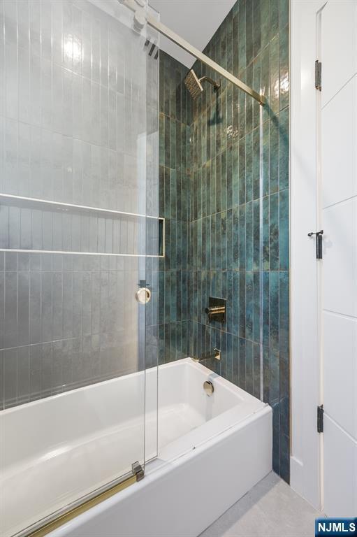 Building Photo - 242 Hardenburgh Ave