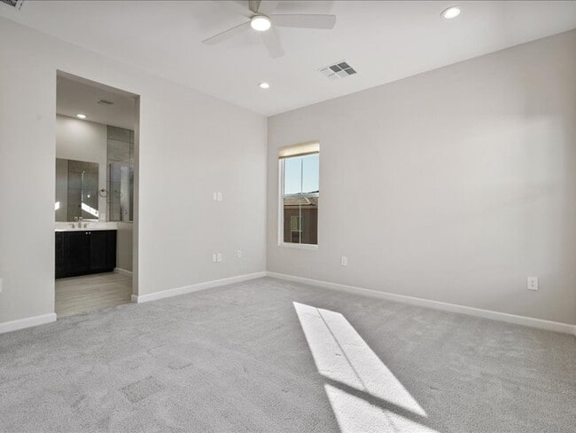 Building Photo - 5053 E Anderson Dr