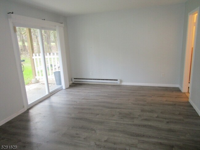 Building Photo - 359 Lake Shore S