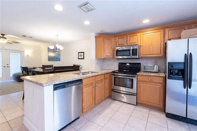 Building Photo - 2863 NE 15th St