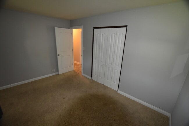 Building Photo - 7852 Sprucewood Ave
