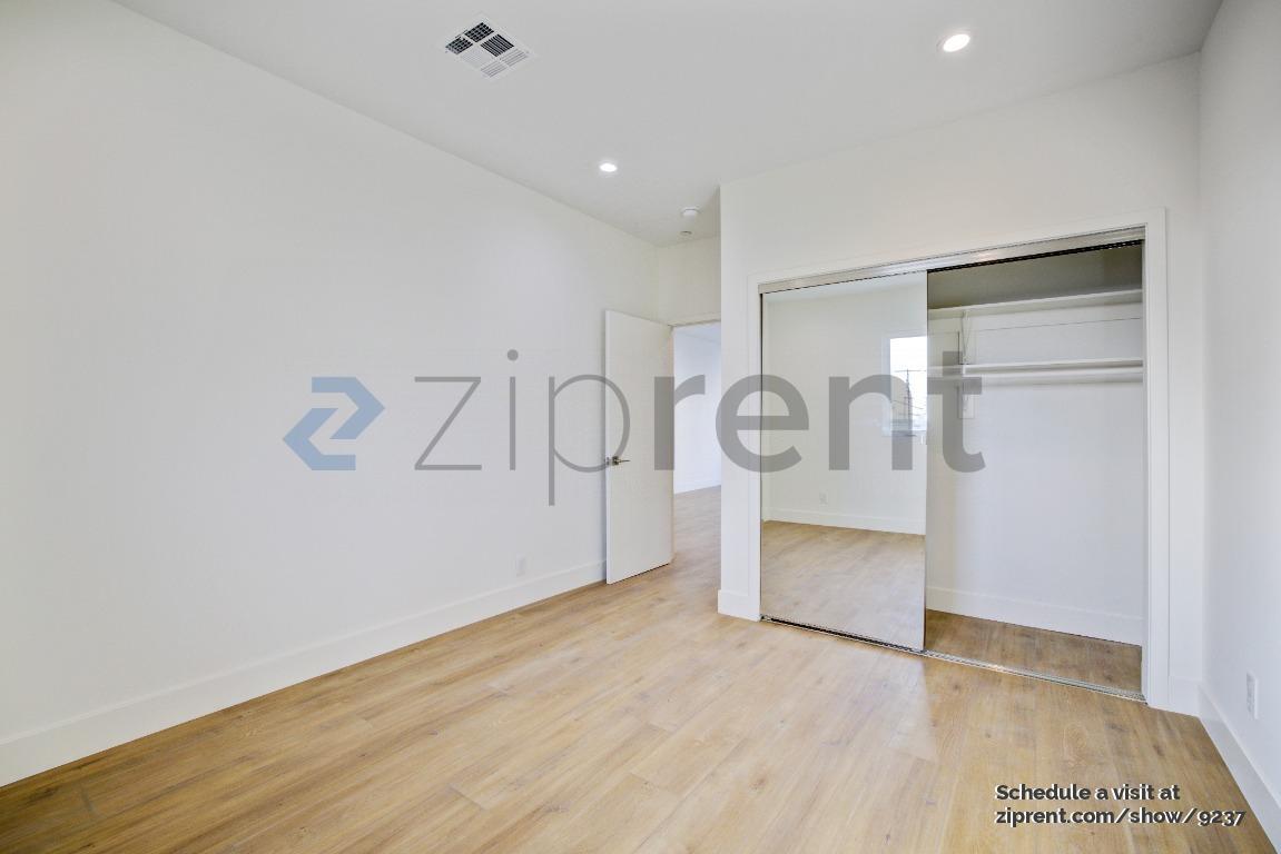 Building Photo - 5637 1/2 Riverton Ave