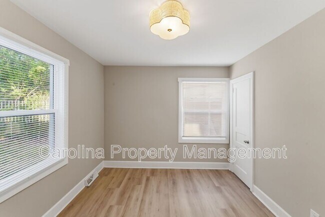 Building Photo - 2405 Greenland Ave