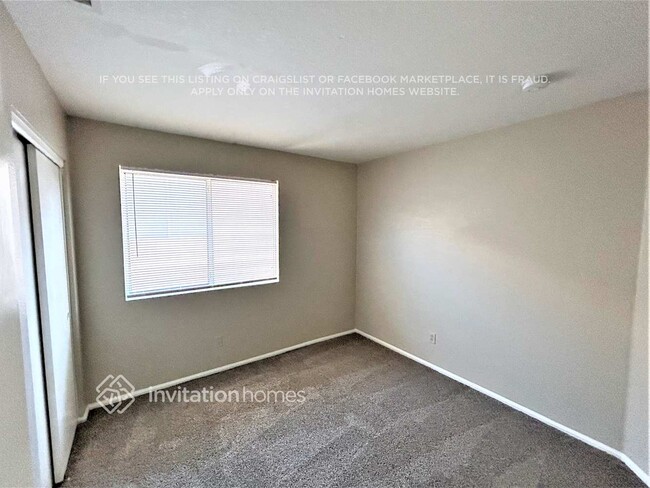 Building Photo - 10709 W Calle del Sol