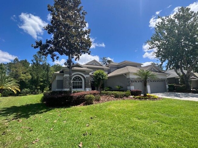 Building Photo - Beautiful 5 Bed 4 Bath Pool Home in the gu...