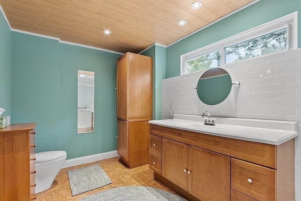 Building Photo - 68 E Bluff Rd