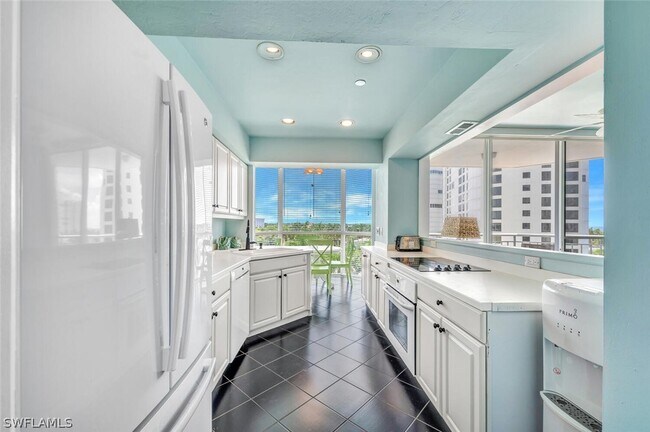 Building Photo - 4255 Gulf Shore Blvd N