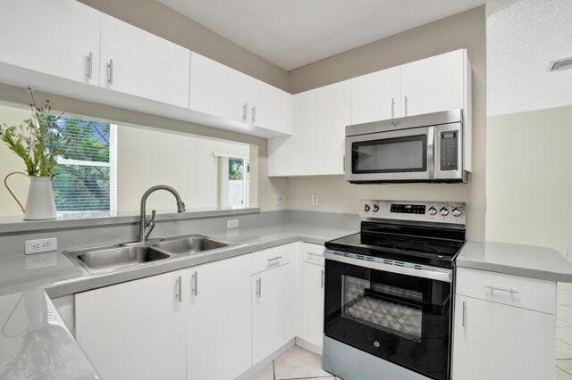 Building Photo - 10581 NW 57th Ct