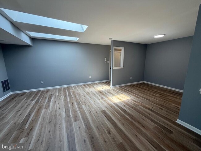 Building Photo - 132 Leedom Way