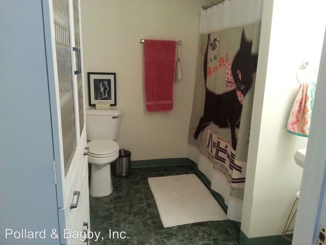 Building Photo - 415 E Grace St