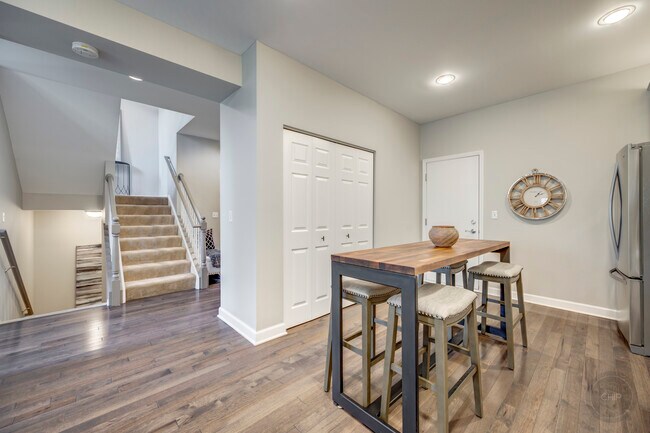 Building Photo - 201 Dorset Ave