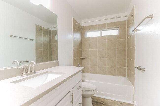 Building Photo - 10122 Berrypatch Ln