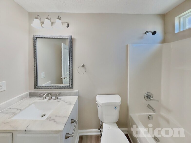 Building Photo - 705 Griggs Pl