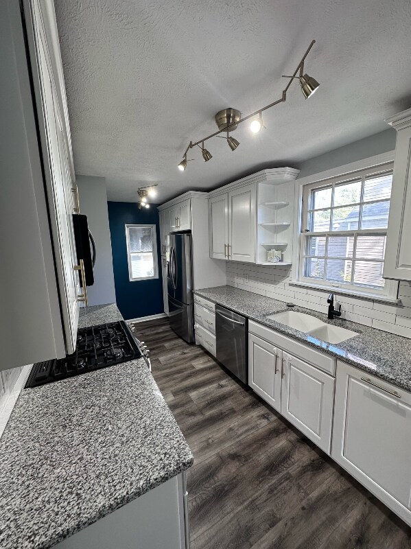 Building Photo - 1994 E 221st St