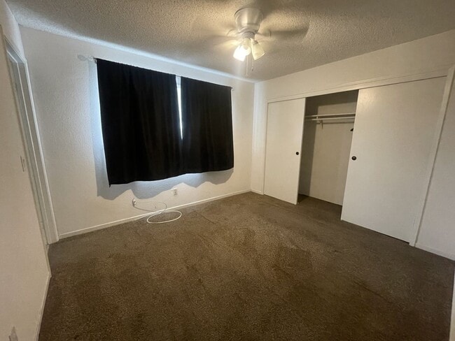 Building Photo - Beautiful 4 bedroom 2 bath Home