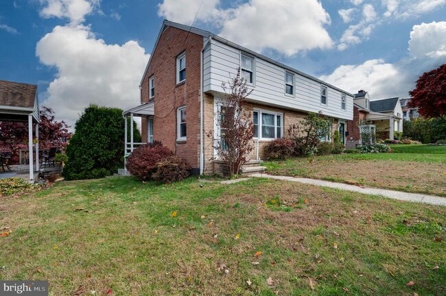 Building Photo - 117 E Broad St